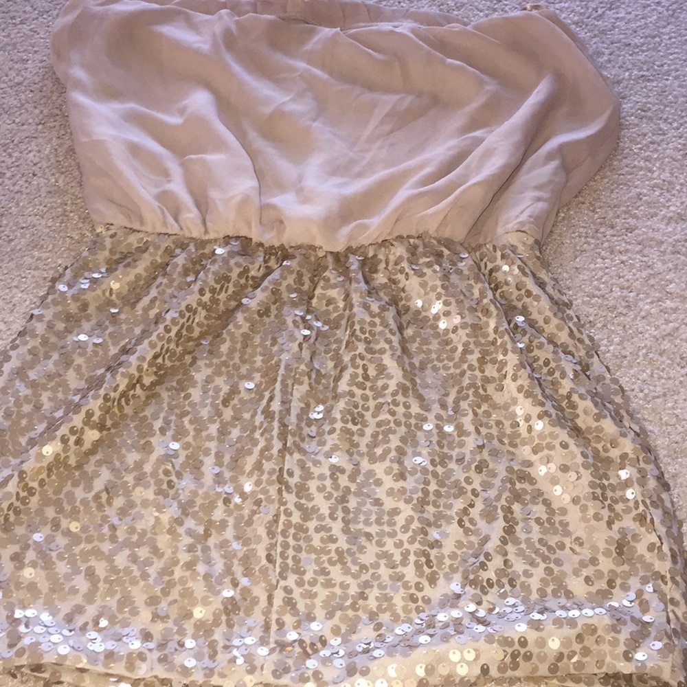 Women’s AUW Dress - Picture 2 of 3